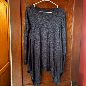 Lildy Shark-Bite Hem Tunic Sweater Size S/M Navy Soft Knit